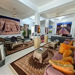 Grand &hostel Bed and breakfast